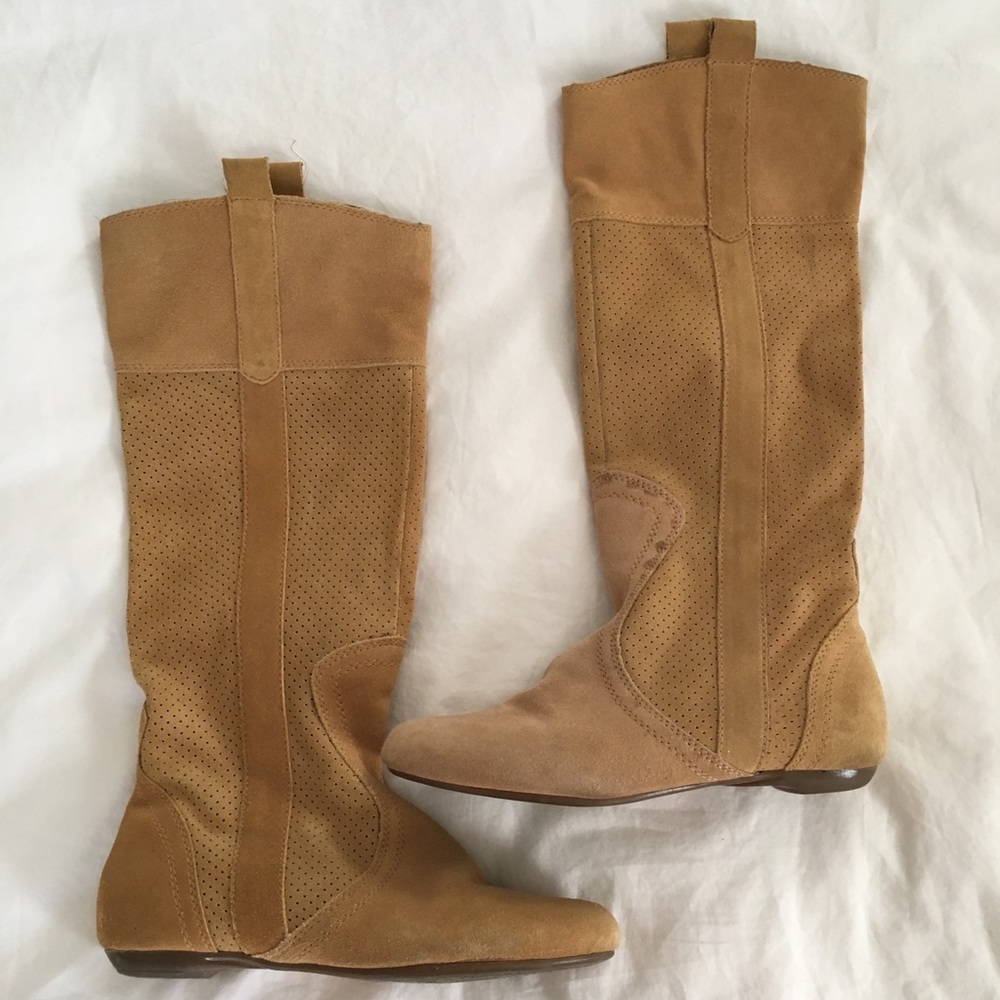 Dr. Scholl’s Discover Suede boots